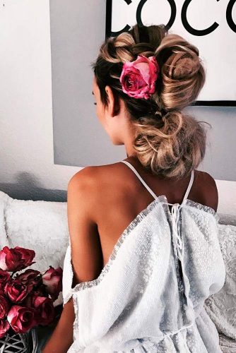 Pretty Holiday Hair Ideas for Party