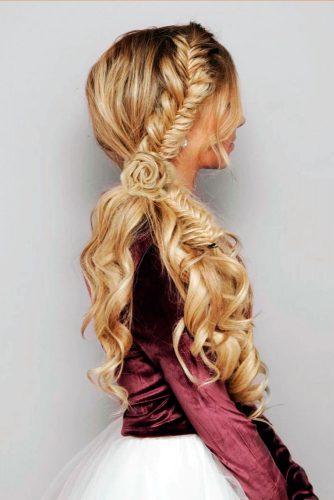 Pretty Holiday Hair Ideas for Party