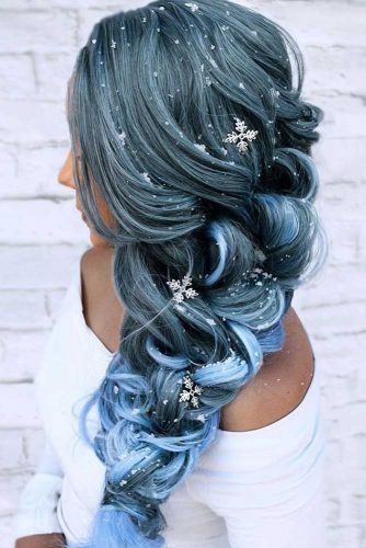 Voluminous Side Braid With Snowflakes #sidebraid #voluminousbraid