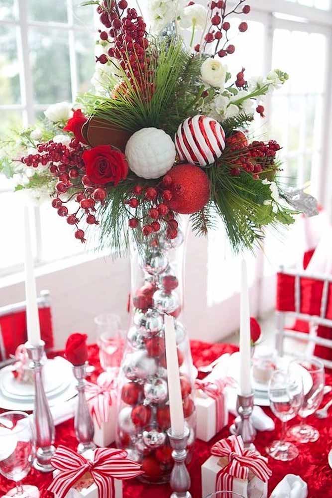 Festive Vase Centerpiece Idea #vasecenterpiece