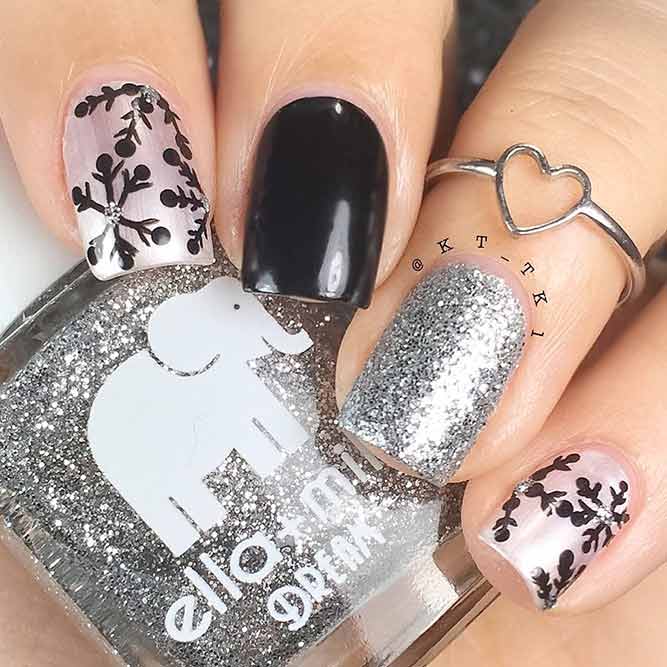 Cool Black Snowflakes Nail Designs #silvernails #glitternails #blacknails