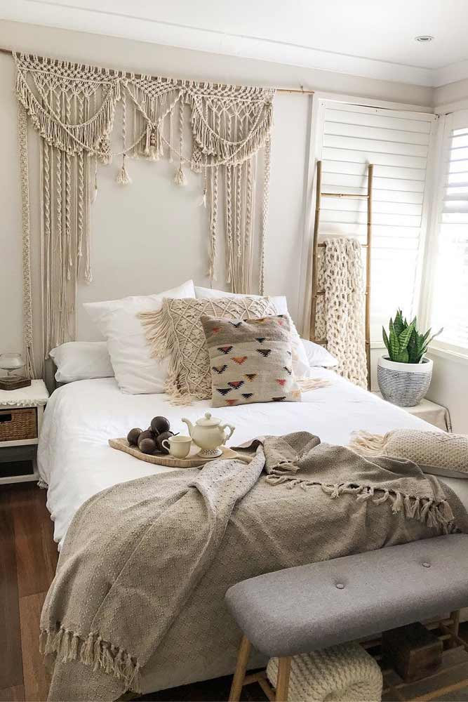 Bohemian Bedroom Idea With Naturals Fabrics #pillow #fabrics