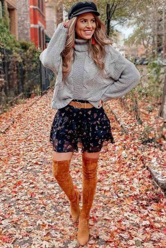 Print Mini Skirt With Sweater Outfit #graysweater