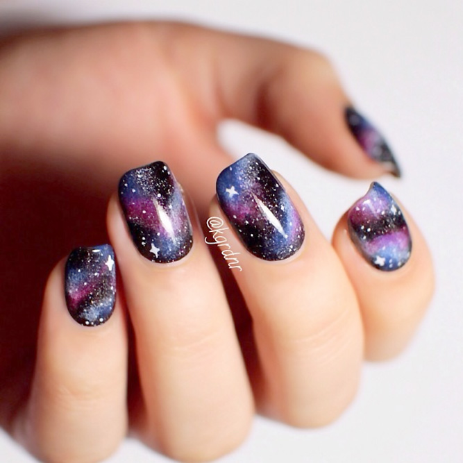 Incredible Galaxy Nails picture1