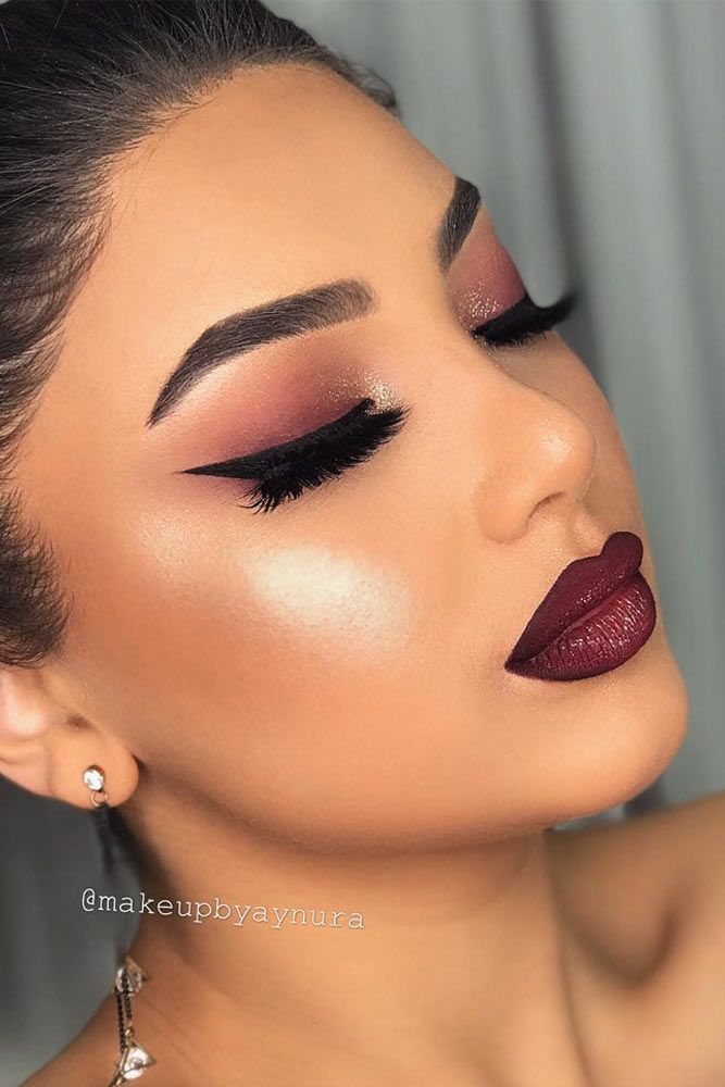 Burgundy Shades For Prom Makeup #blackeyeliner #glitter