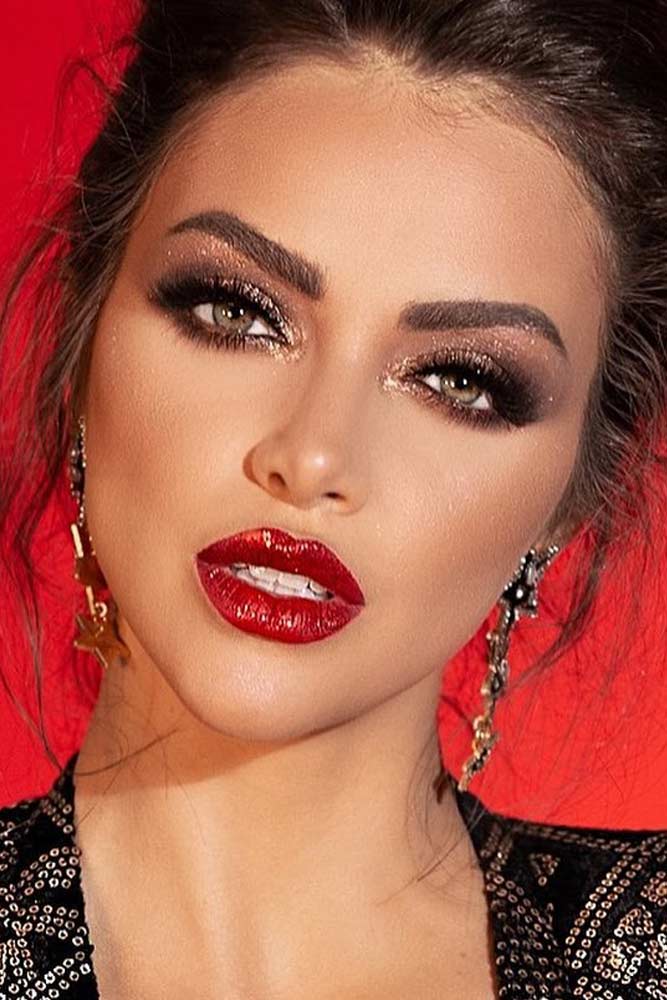 Glitter Smokey With Red Lips Makeup Idea #redlipstick