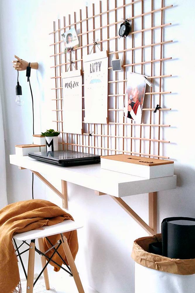 Hang Your Calendar to Organize Home Office Desk Space