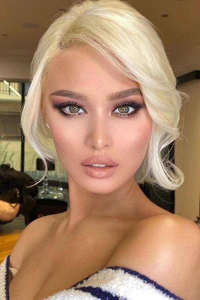 Sexy Cat Eyes Look With Nude Lipgloss #lipgloss