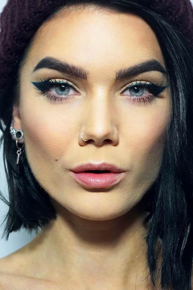 Sexy Makeup Ideas With Cat Eye Eyeline Style picture 5
