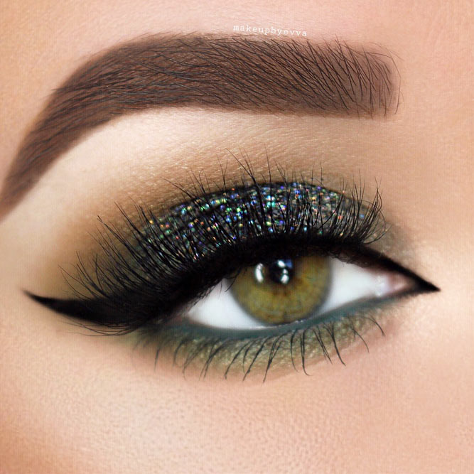 Easy cat eye makeup - printsholoser