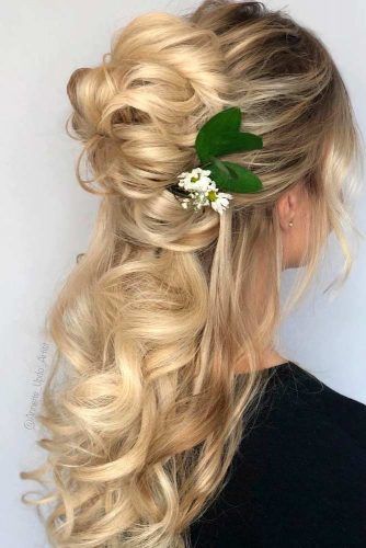 Twisted Top Knot Half-Up #blondehair #topknot