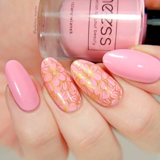 Nude Nails With Gold Glitter Floral Pattern #glitternails #nudenails