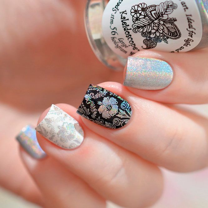 Holographic Nails With Floral Pattern #holonails #floralnails