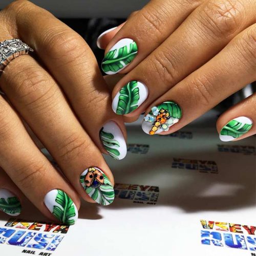 Nature Inspired Graduation Nail Arts picture2