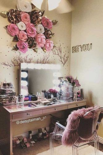 Modern Vanity Table With Light Mirror #flowersaccent