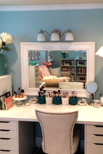 Bright Ideas for Your Makeup Vanity Table picture 3