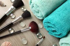 How To Clean Your Makeup Brushes Properly At Home