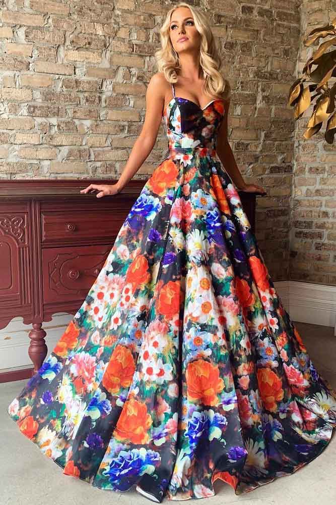 Expert Advice On How To Find The Prom Dress Of Your Dreams