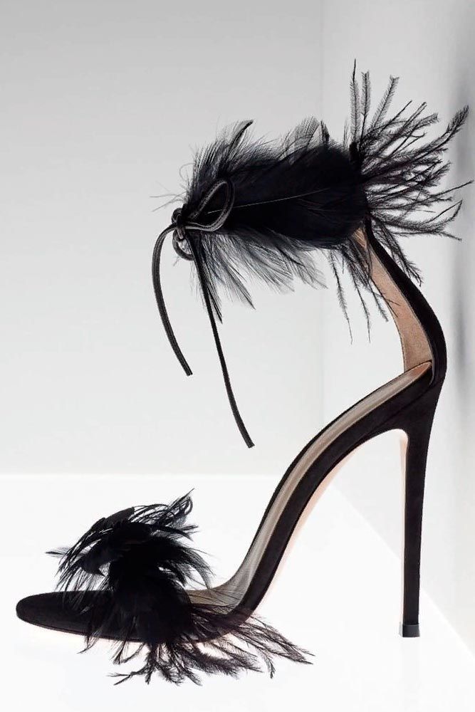 Stylish Bleck Heels With Feathers #feathersshoes #blackheels