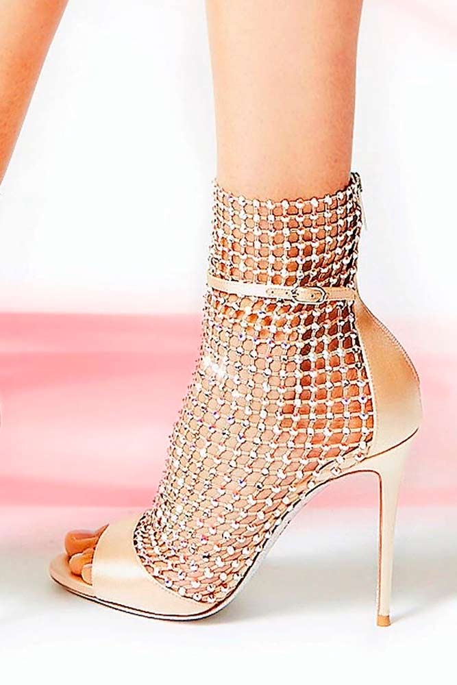 Glam Gold Shoes #glamheels #goldshoes