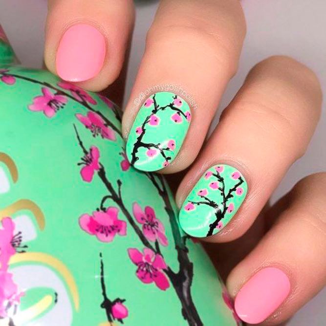 Sakura Bloom Nail Art #flowersnails #roundednails