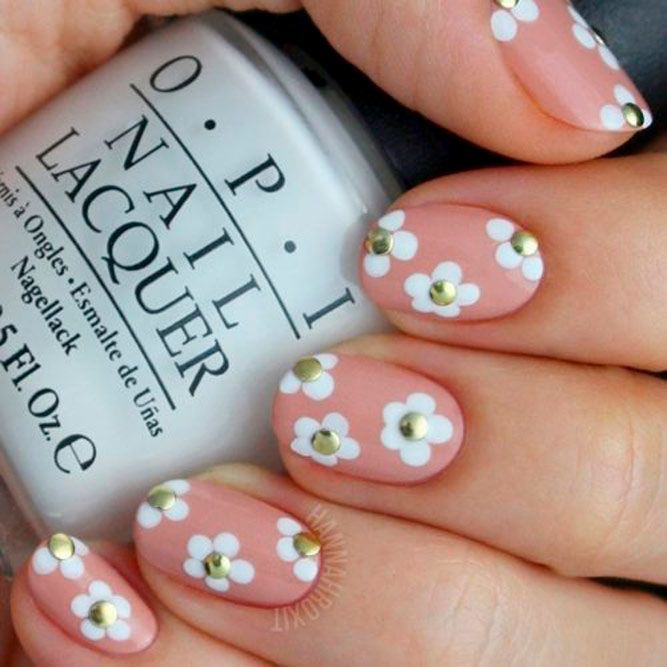 Nude Nails With Easy Flower Art #nudenails #flowersnails