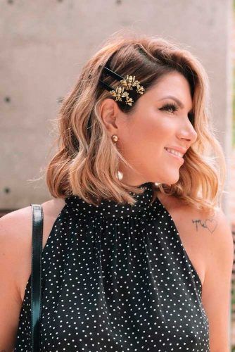 Side Bobby Pinned Hair #easyhairstyles #bobbypins