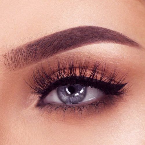 Nude Shadow With Black Eyeliner Eyes Makeup #nudeshadow #blackeyeliner