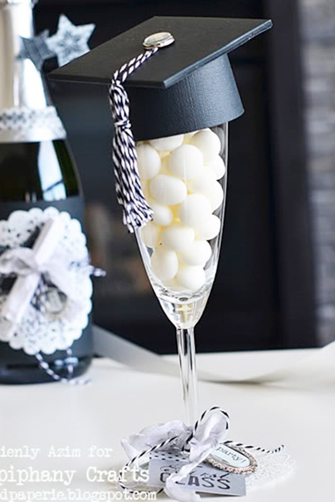 39 Creative Graduation Party Decoration Ideas For More Fun