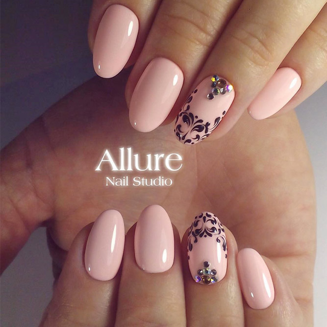Patterned Nude Nail Designs picture 6