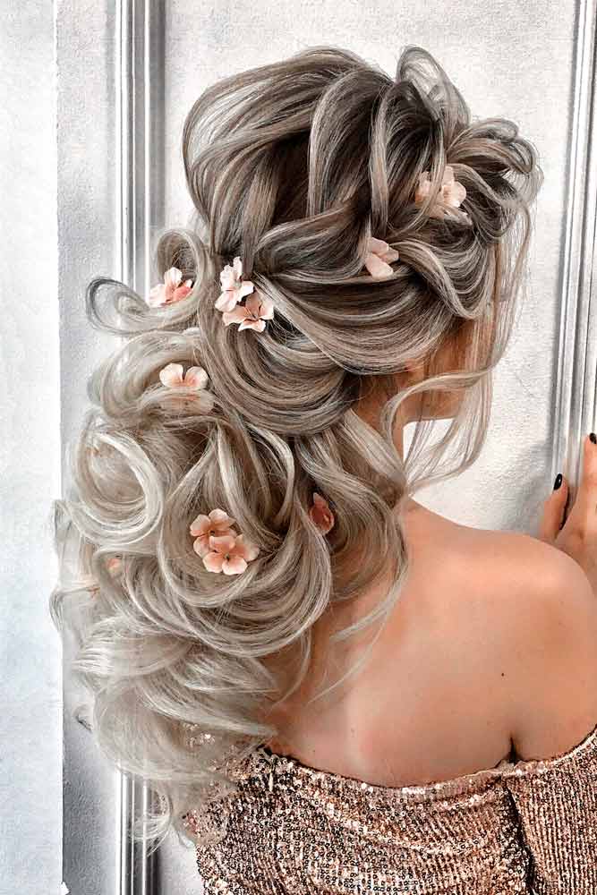 Cute Wedding Hairstyle With Flower #formalhairstyles #curlyhair