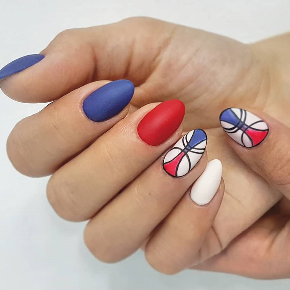 Red, White And Blue Painted Nails #paintedart