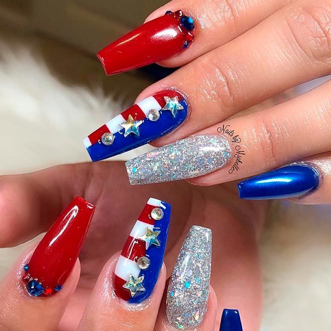 Sparkling Nail Designs for the Fourth of July #glitternails #rhinestonesnails