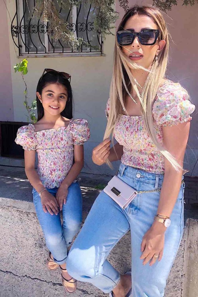 Floral Top With Jeans Outfits #jeans #floraltop