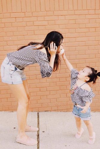 Shoulder Off Tops With Denim Shorts Outfit #denimshorts ##shoulderofftop