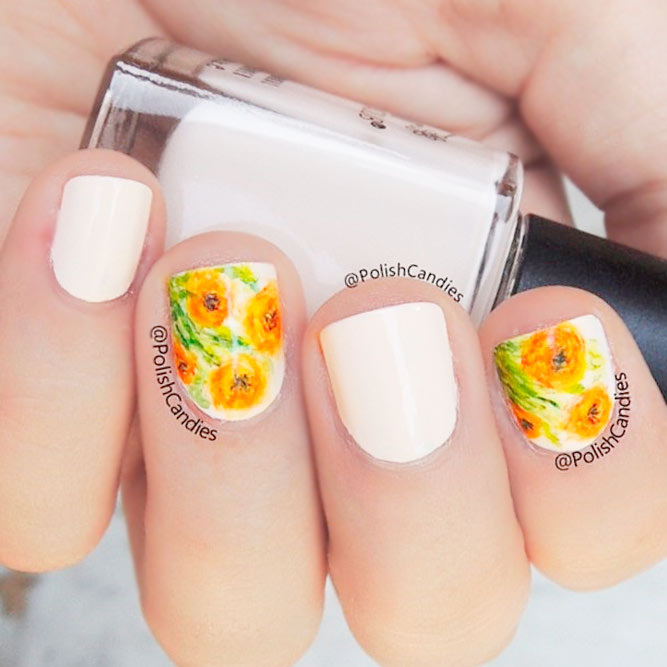 Funny Orange Floral Pattern #shortnails #flowersnails