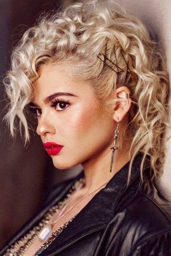 Curly Blonde Hairstyle #curlyhair #blondehair