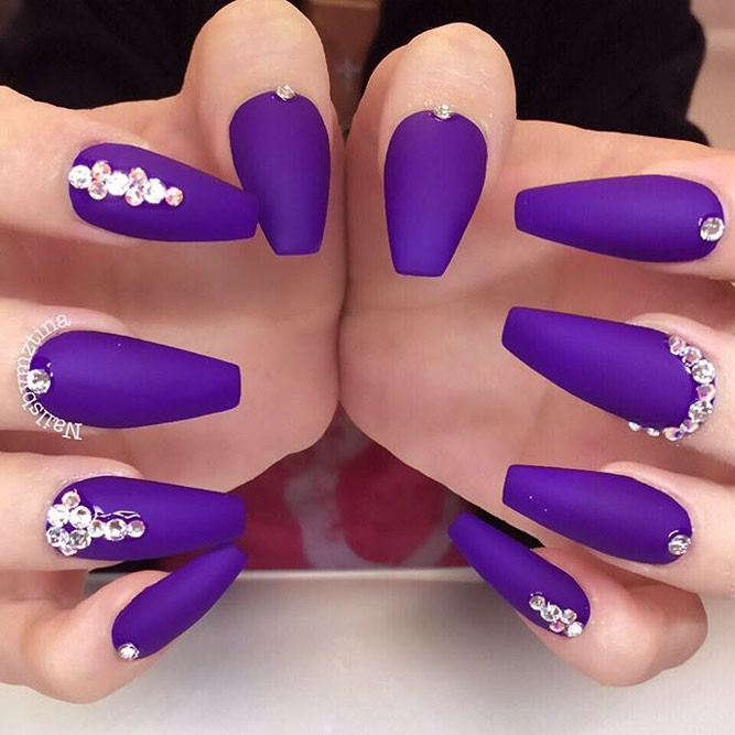 Premium Photo | Beautiful purple burgundy matte manicure on creative  background. fashionable spring summer nail design.