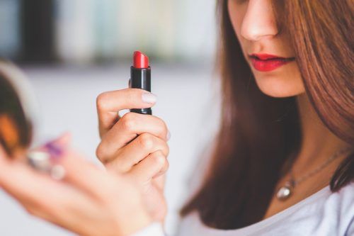Tips on How To Apply Lipstick