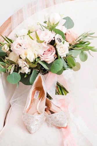 Beautiful and Comfortable Wedding Flats picture 6