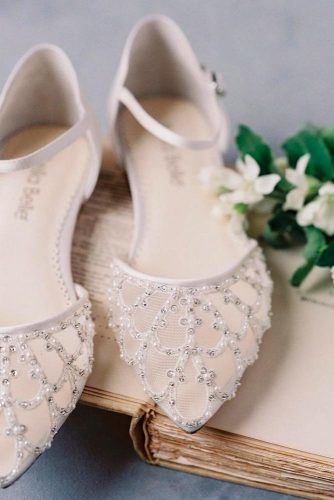 Capron Flats With Beads #beadsshoesdecor #whiteweddingflats