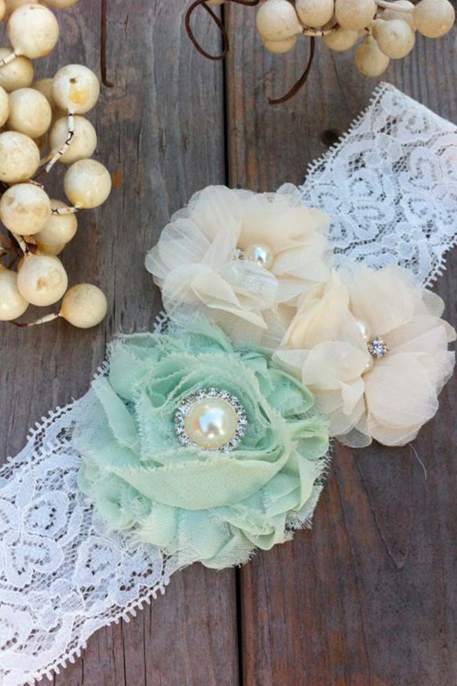 24 Elegant Wedding Garter Sets for a Charming Bride