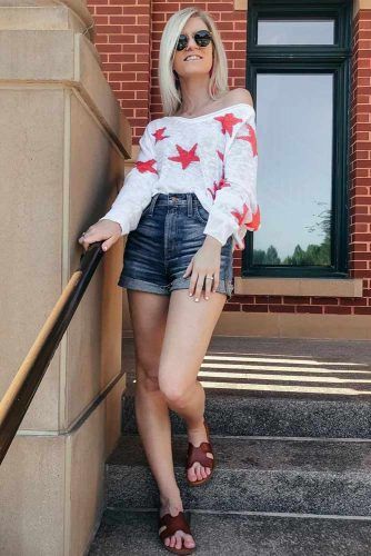 Red Stars Sweater With Denim Shorts #redstars