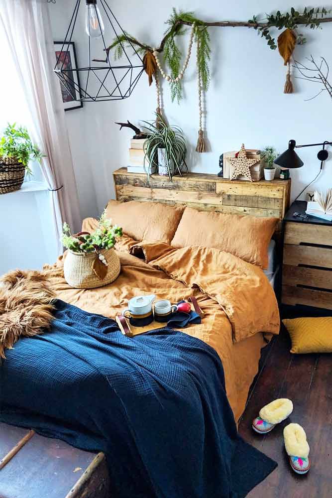 Boho Bedroom Design With Wood Accent #wood #plants