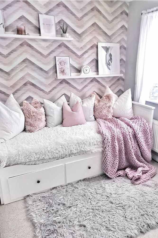 Modern Bedroom With Patterned Wall Decorations #paintedwall