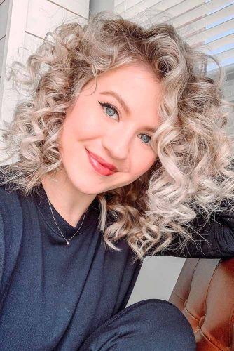 Curly Layered Hairstyle #curlyhair #layeredhair