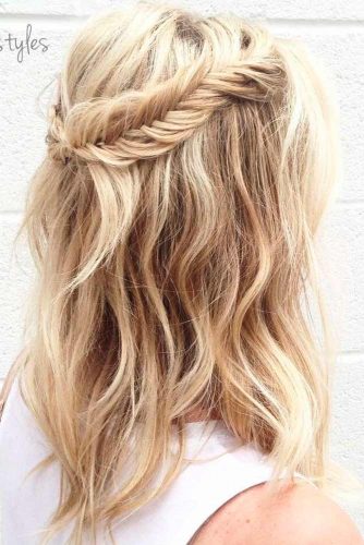 Stylish Hairstyles for Medium Length Hair picture 1
