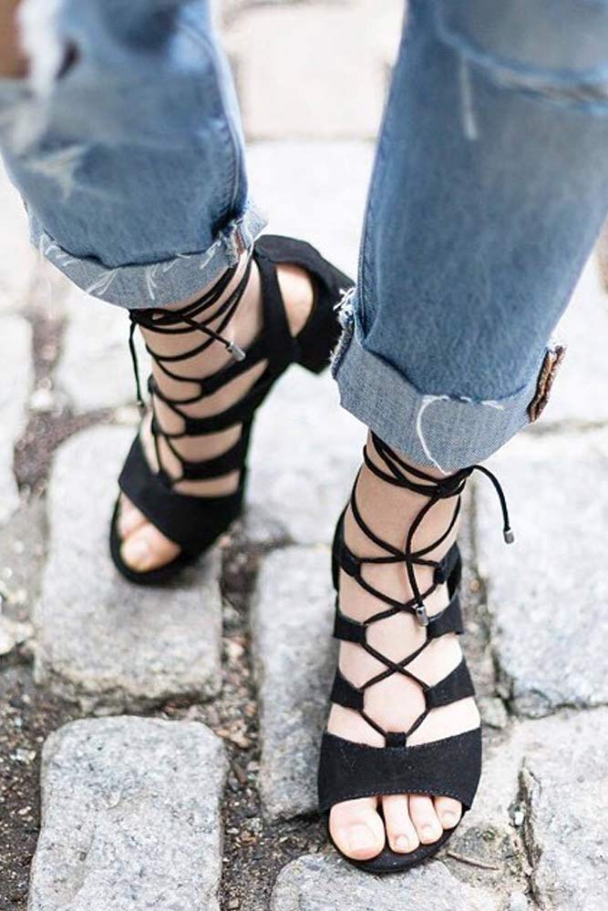 30 Designs of Strappy Sandals that Every Fashion Girl Should Try On