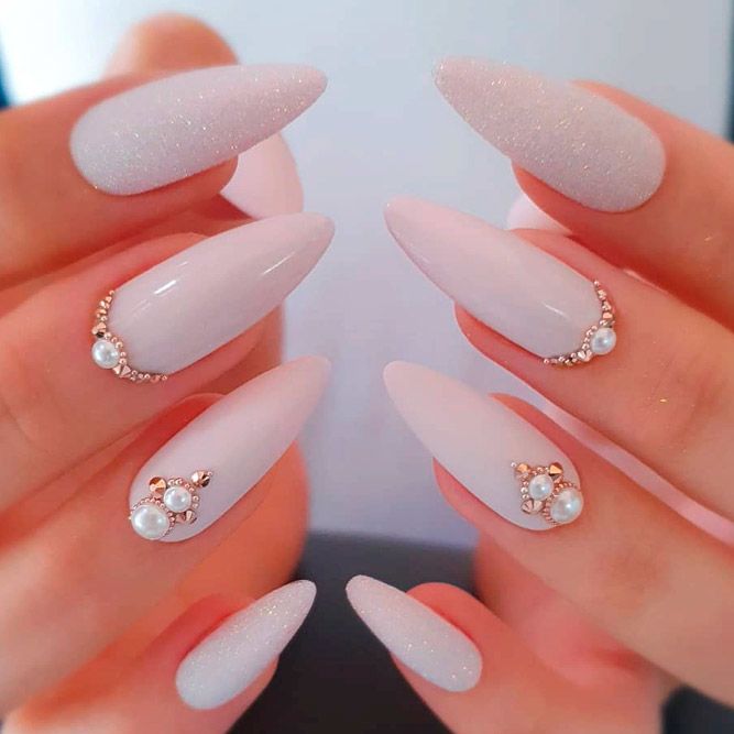 Pale Lilac Nails With Gold Rhinestones #rhinestonesnails #lilacnails
