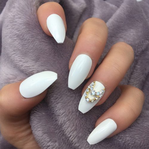 Stunning White Coffin Nail Designs picture 1